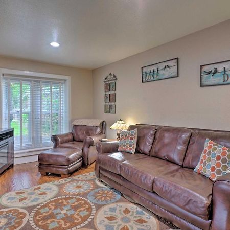 Creekside Home With Patio, Walk To Manitou Incline! Маниту Спрингс Екстериор снимка
